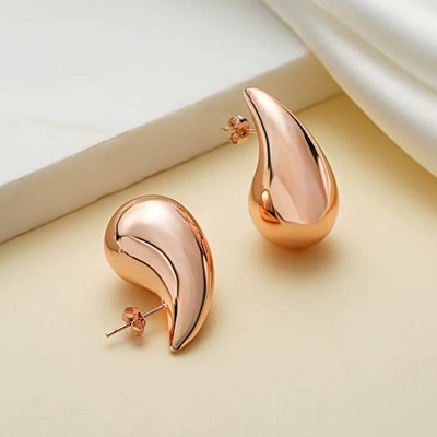 কাস্টমাইজড লোগো 18K গোল্ড প্ল্যাটেড Teardrop Hollow Stud Earring for Girls জুয়েলারী পার্টি