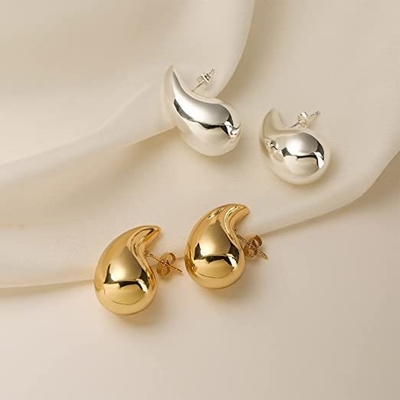 কাস্টমাইজড লোগো 18K গোল্ড প্ল্যাটেড Teardrop Hollow Stud Earring for Girls জুয়েলারী পার্টি