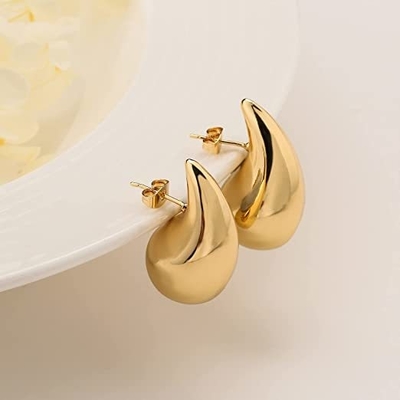 কাস্টমাইজড লোগো 18K গোল্ড প্ল্যাটেড Teardrop Hollow Stud Earring for Girls জুয়েলারী পার্টি