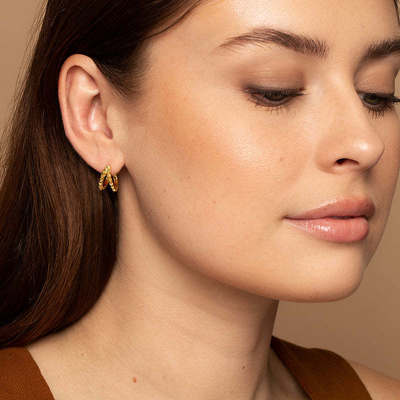 অনন্য 18K গোল্ড Plated পিরামিড 925 স্টার্লিং সিলভার ডাবল Huggies কানের দুল Chunky জলরোধী গয়না