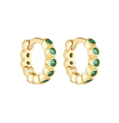 18K গোল্ড প্ল্যাটেড বেবি স্মারাল্ড CZ Huggie Earrings For Girls দৈনন্দিন গয়না