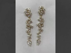 কানের দুল ফেলে দিন