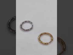 স্নাতক ডিগ্রী জন্য সরল রোজ গোল্ড 8mm Hinged Huggie ছোট হুপ স্টেইনলেস স্টীল কানের দুল