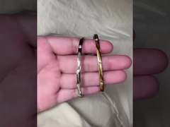 ৯২৫ স্টার্লিং সিলভার, ব্রাস এবং স্টেইনলেস স্টীল জুয়েলারী সরাসরি কারখানার থেকে